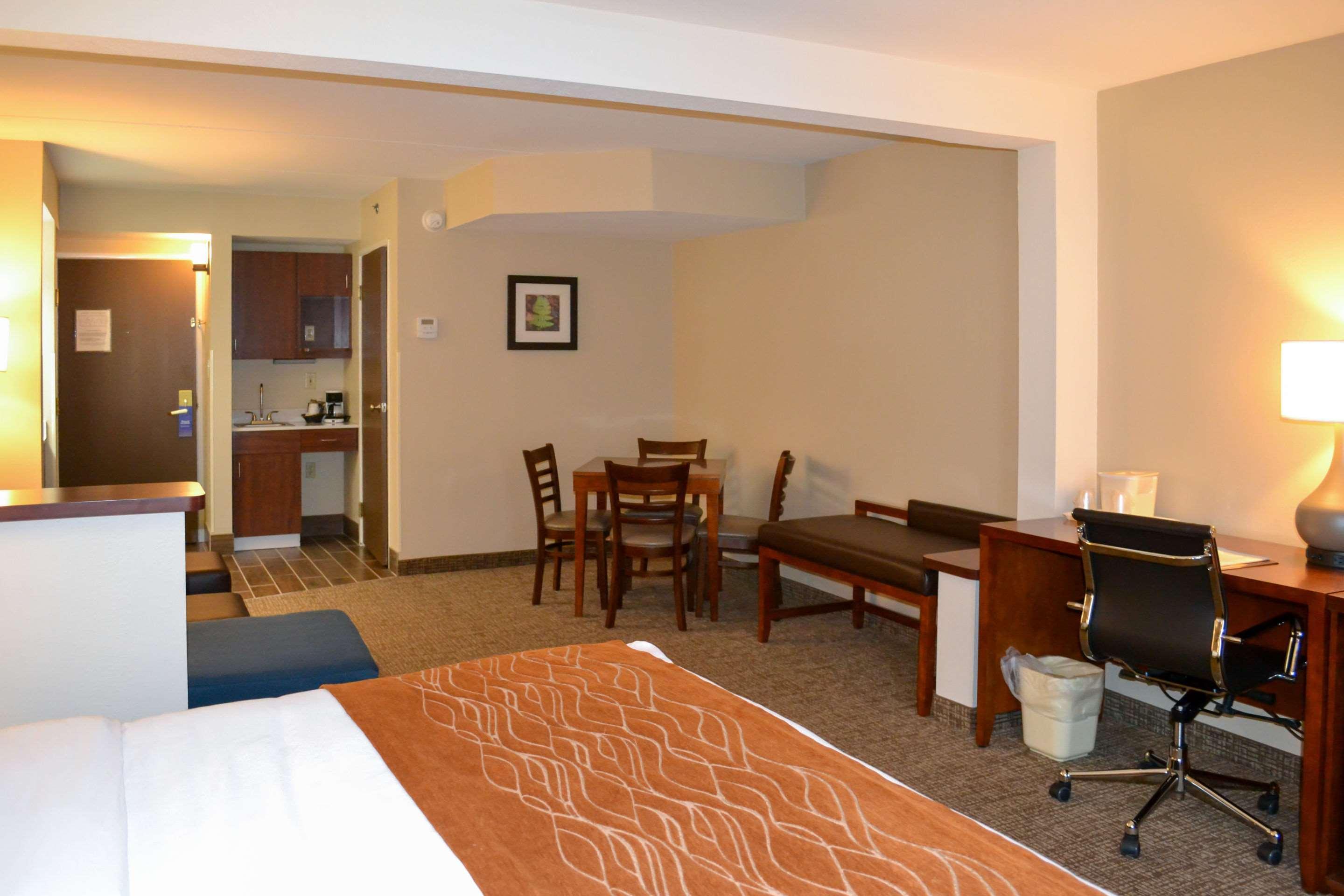 Comfort Inn & Suites Wilkes Barre - Arena Екстериор снимка