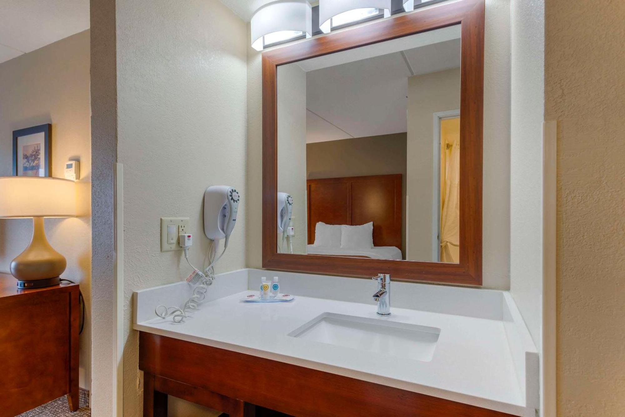 Comfort Inn & Suites Wilkes Barre - Arena Екстериор снимка